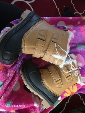 Cat & Jack Kids Insulated Winter Boots - Tan/Black